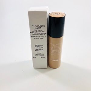 CHANEL Makeup - Chanel Vitalumiere Aqua Foundation 22 Beige Rose CHANEL Makeup - Chanel Vitalumiere Aqua Foundation 22 Beige Rose